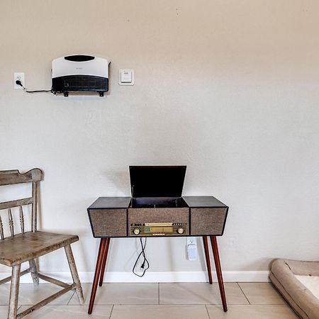 Convenient Joshua Tree Apartment - Walk To Town! Buitenkant foto