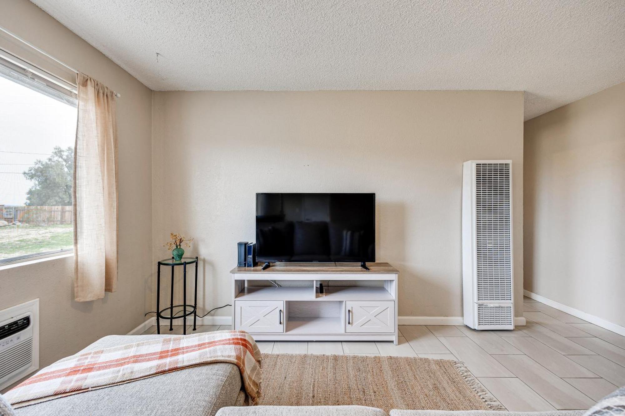 Convenient Joshua Tree Apartment - Walk To Town! Buitenkant foto