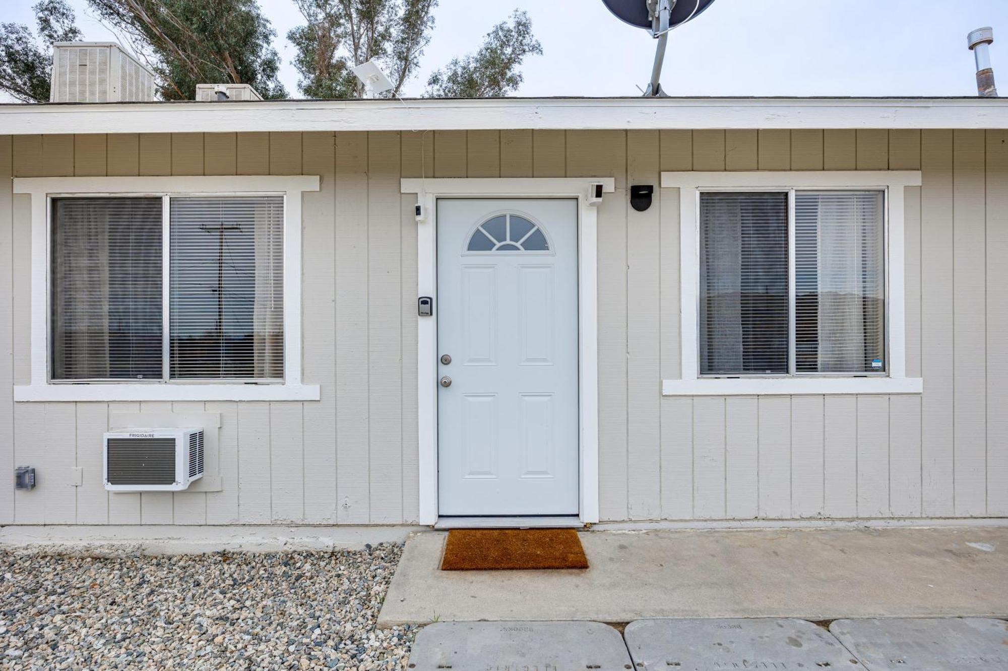 Convenient Joshua Tree Apartment - Walk To Town! Buitenkant foto